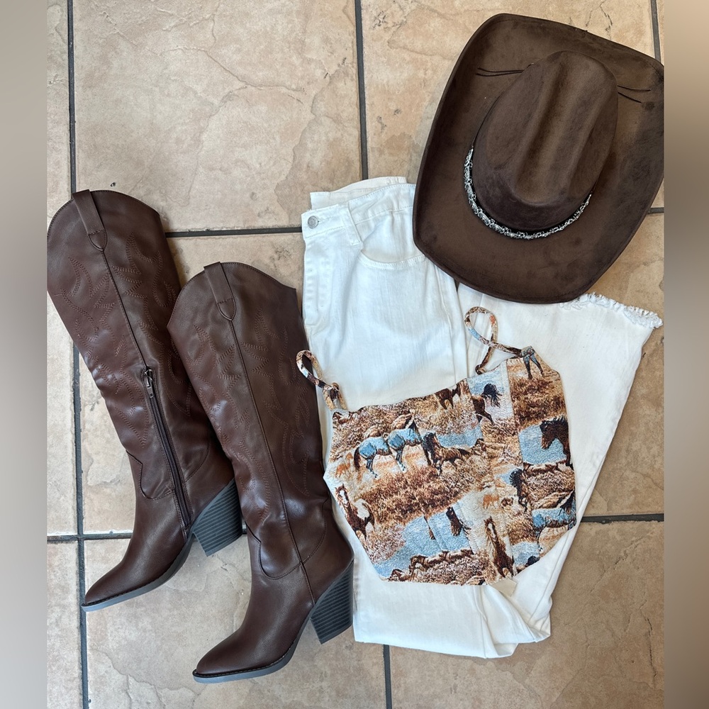 NEW! Women’s Western Chocolate Brown Boots with embroidered detail - Picture 5 of 7